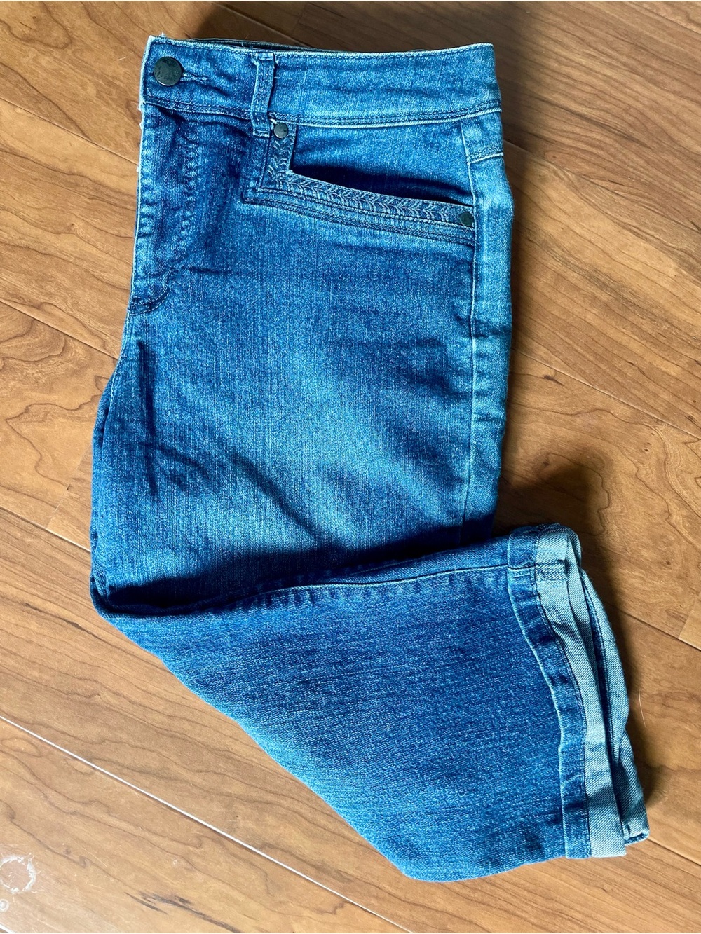 Gloria Vanderbilt Slim Straight Women’s Capris Jeans in Blue Denim